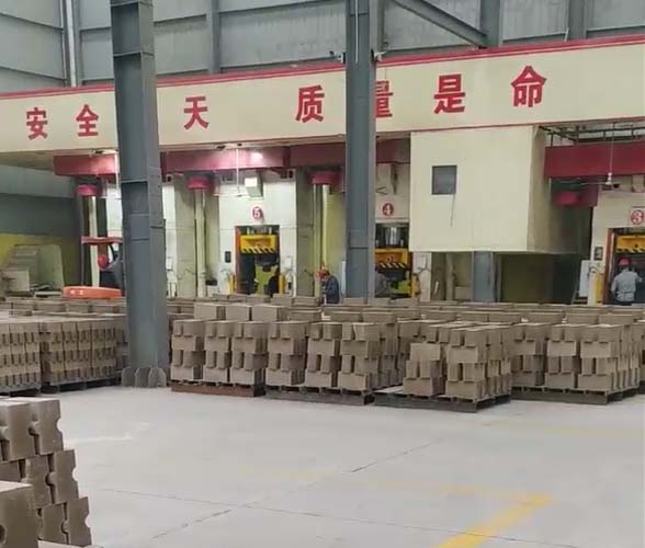 压力机车间,耐火砖砖坯车间